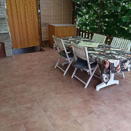 فندق Agancs Vendeghaz Balatonszárszó المظهر الخارجي الصورة